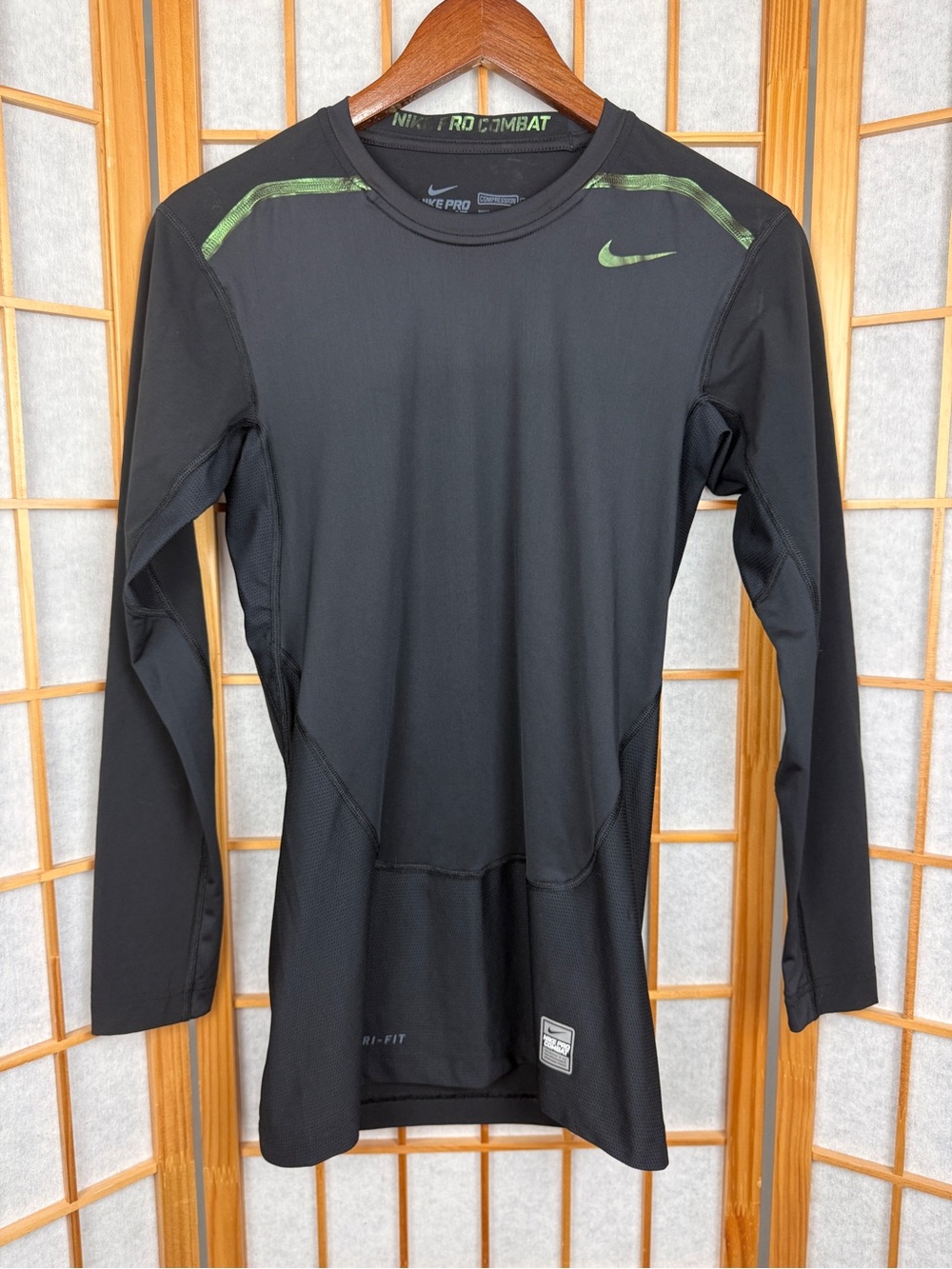 Nike Pro Combat Dri-Fit Compression Shirt Women's M Long Sleeve Black Green